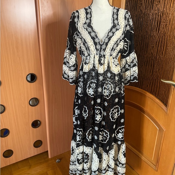Antica Sartoria positano Chic Black and Cream Floral Lace Maxi Dress. One  size